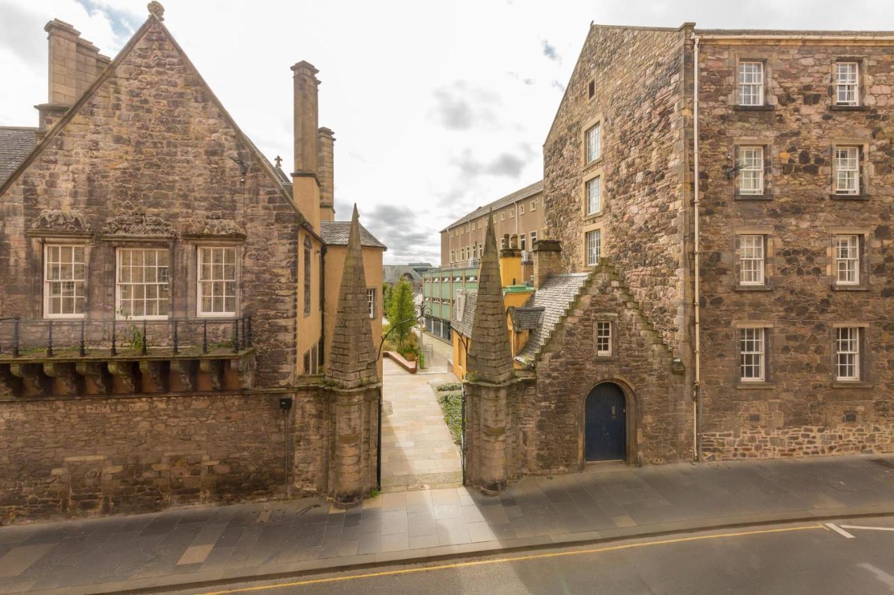 Ferienwohnung Guestready - Elegant 2Br Period Flat In Oldtown Edinburgh Exterior foto